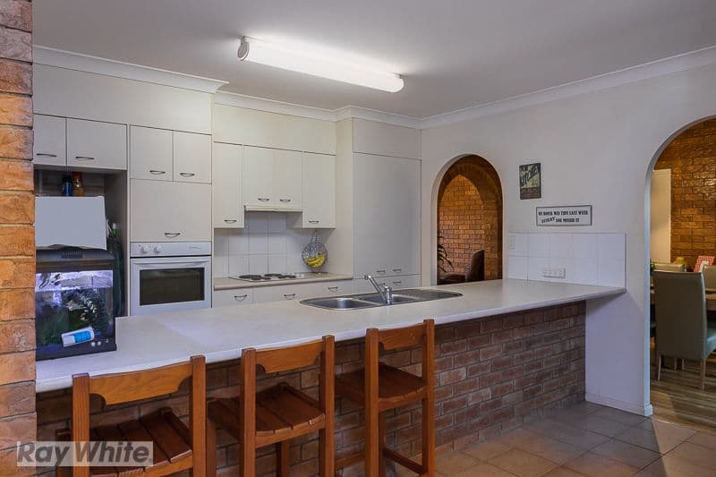 14 Lochleven Street, Carindale QLD 4152, Carindale - Thumbnail 2