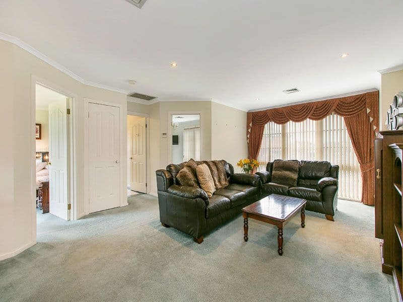 2-4 Chaldron Place, DINGLEY VILLAGE VIC 3172, Dingley Village - Thumbnail 6