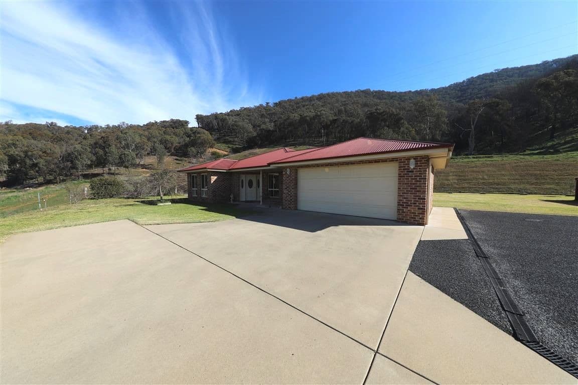 92 West Blowering Road, Tumut NSW 2720, Tumut - Thumbnail 4