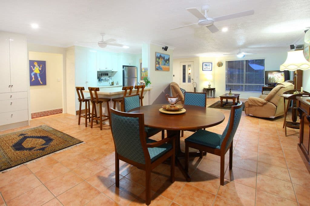 98 McLean Street, Coolangatta QLD 4225, Coolangatta - Thumbnail 4
