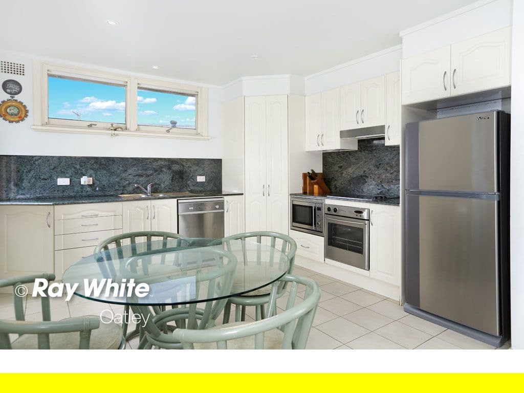 65 Lansdowne Crescent, Oatley - Thumbnail 5