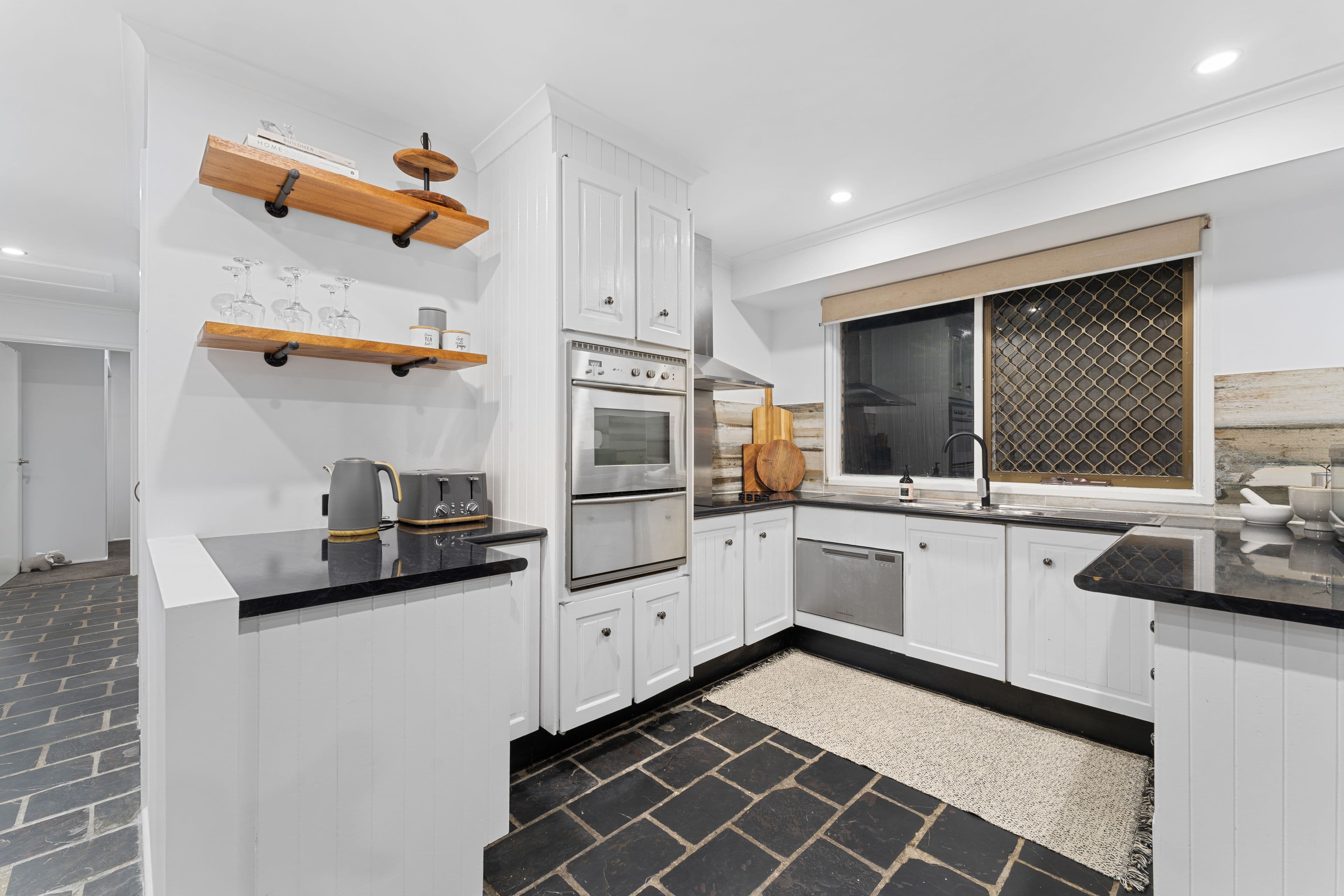 28 Ivanhoe Drive, Bethania QLD 4205, Bethania - Thumbnail 7