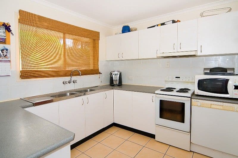 38 Cairns Road, CAMIRA QLD 4300, Camira - Thumbnail 2
