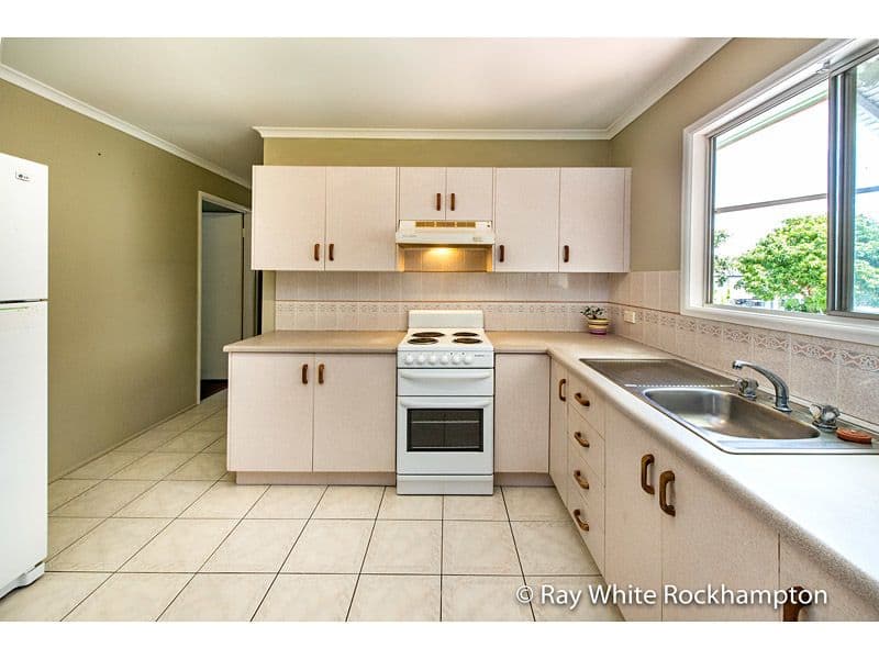 62 Gray Street, Park Avenue QLD 4701, Park Avenue - Thumbnail 3