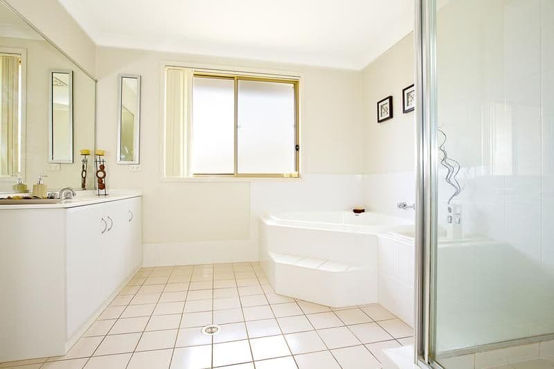 16 Bellerive Close, WEST HOXTON NSW 2171, West Hoxton - Thumbnail 4