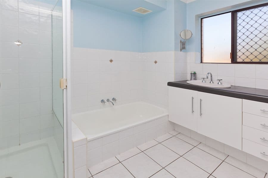 12 Carl Street, WOOLLOONGABBA QLD 4102, Woolloongabba - Thumbnail 4