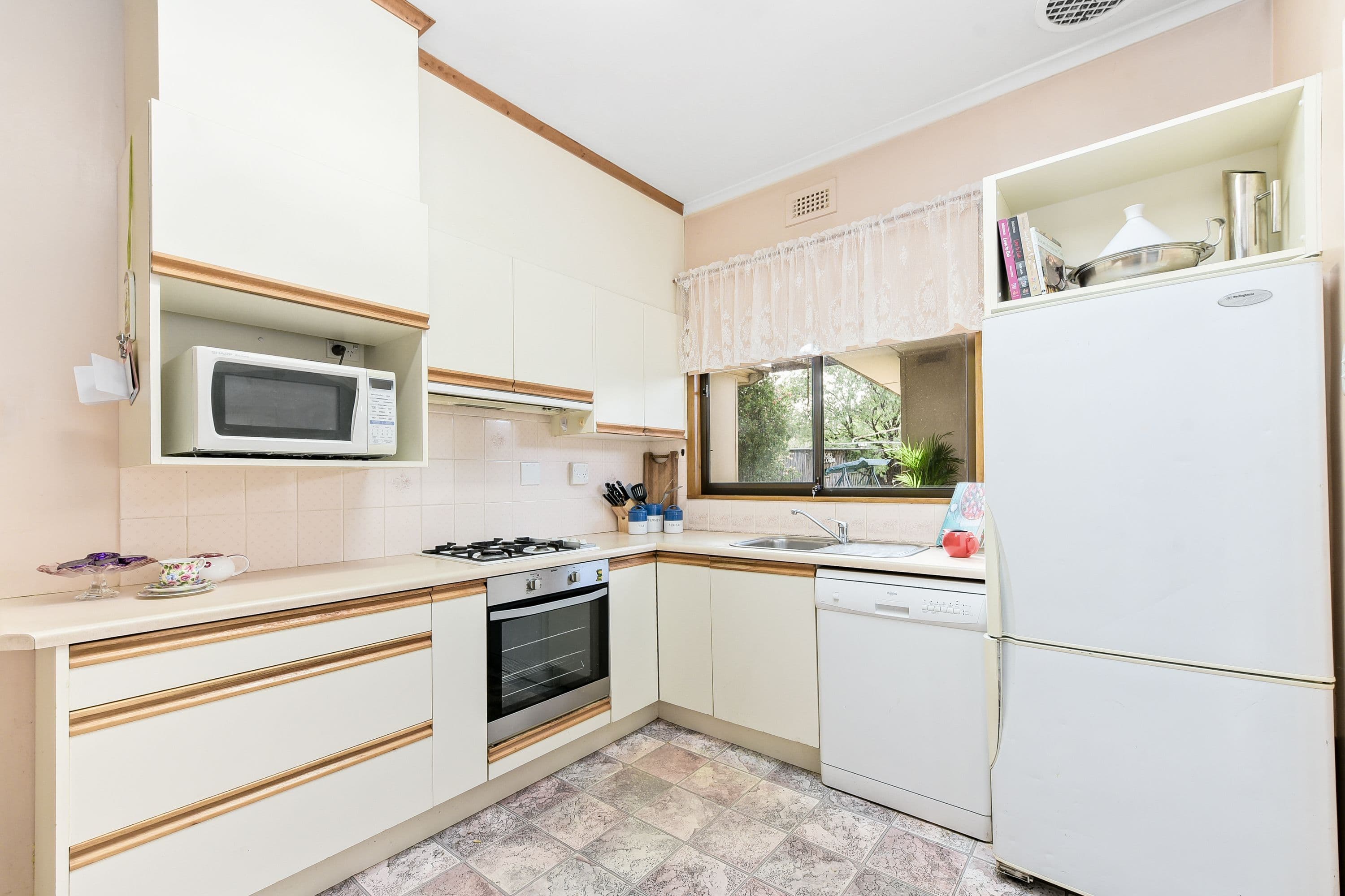 16 Collins Street, Chadstone VIC 3148, Chadstone - Thumbnail 8