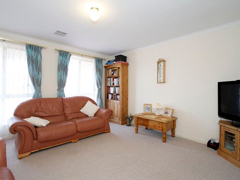 8 Sameden Drive, NOARLUNGA DOWNS SA 5168, Noarlunga Downs - Thumbnail 2