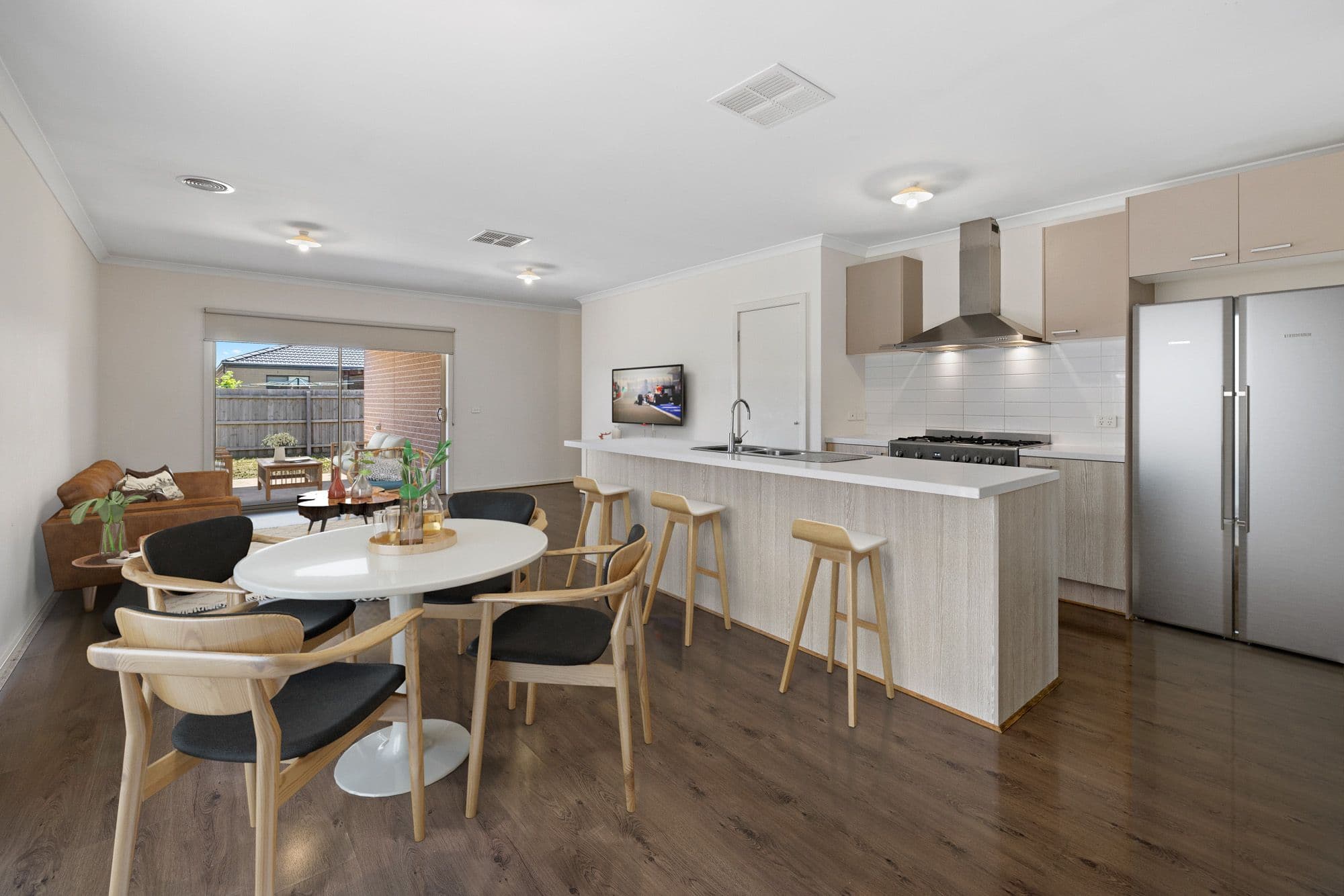 16 Caraleena Drive, Tarneit VIC 3029, Tarneit - Thumbnail 3