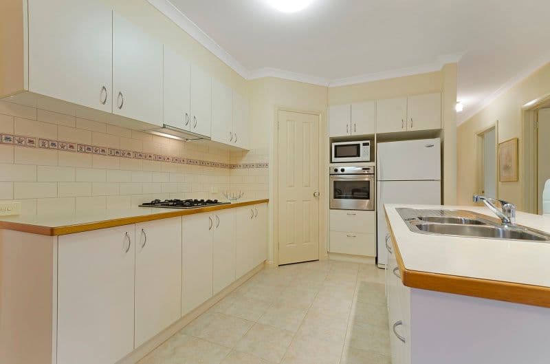 77 Meadowvale Drive, Grovedale VIC 3216, Grovedale - Thumbnail 4