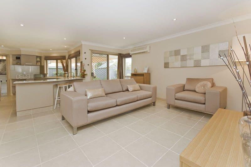 12 Wedgebill Parade, BURLEIGH WATERS QLD 4220, Burleigh Waters - Thumbnail 4