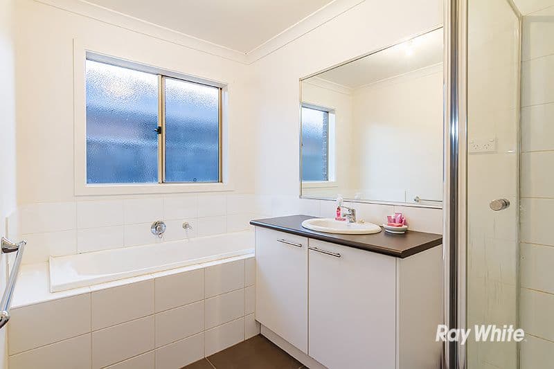 18 Islington Avenue, Cranbourne North VIC 3977, Cranbourne North - Thumbnail 4