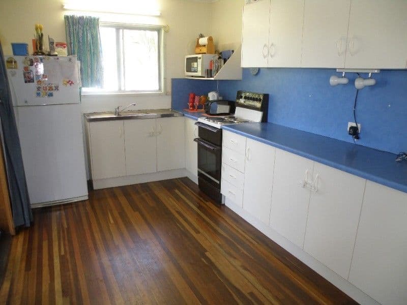 9 Leahy Street, BEACONSFIELD QLD 4740, Beaconsfield - Thumbnail 3