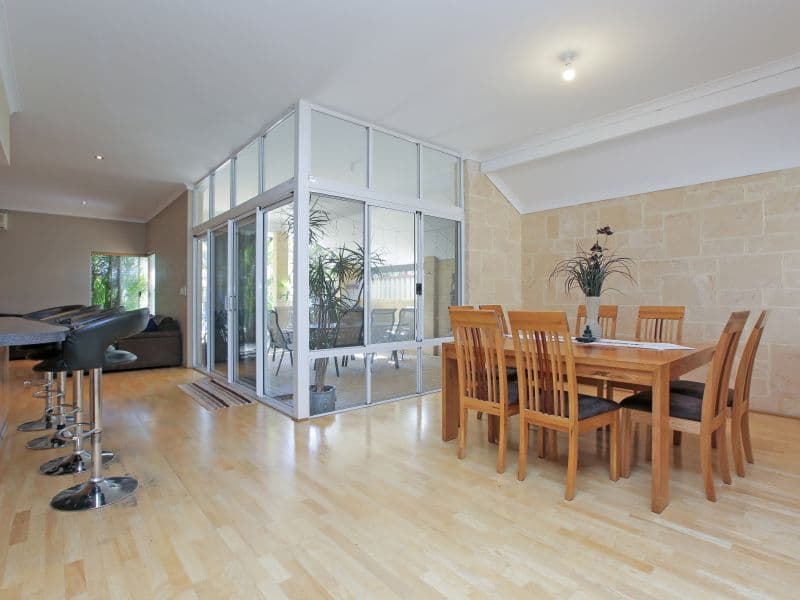 15 Field Avenue, Redcliffe WA 6104, Redcliffe - Thumbnail 3