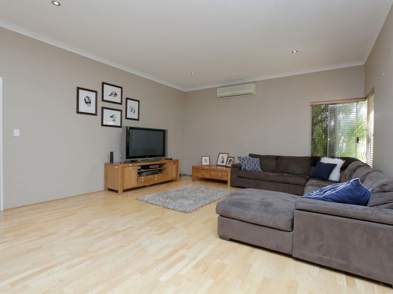 15 Field Avenue, Redcliffe WA 6104, Redcliffe - Thumbnail 7