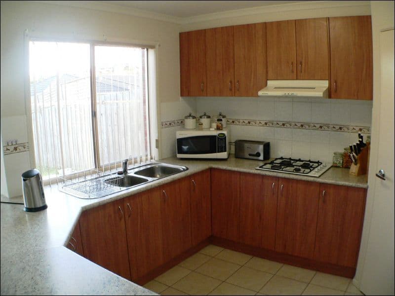 27 Meaby Drive, PAKENHAM VIC 3810, Pakenham - Thumbnail 2