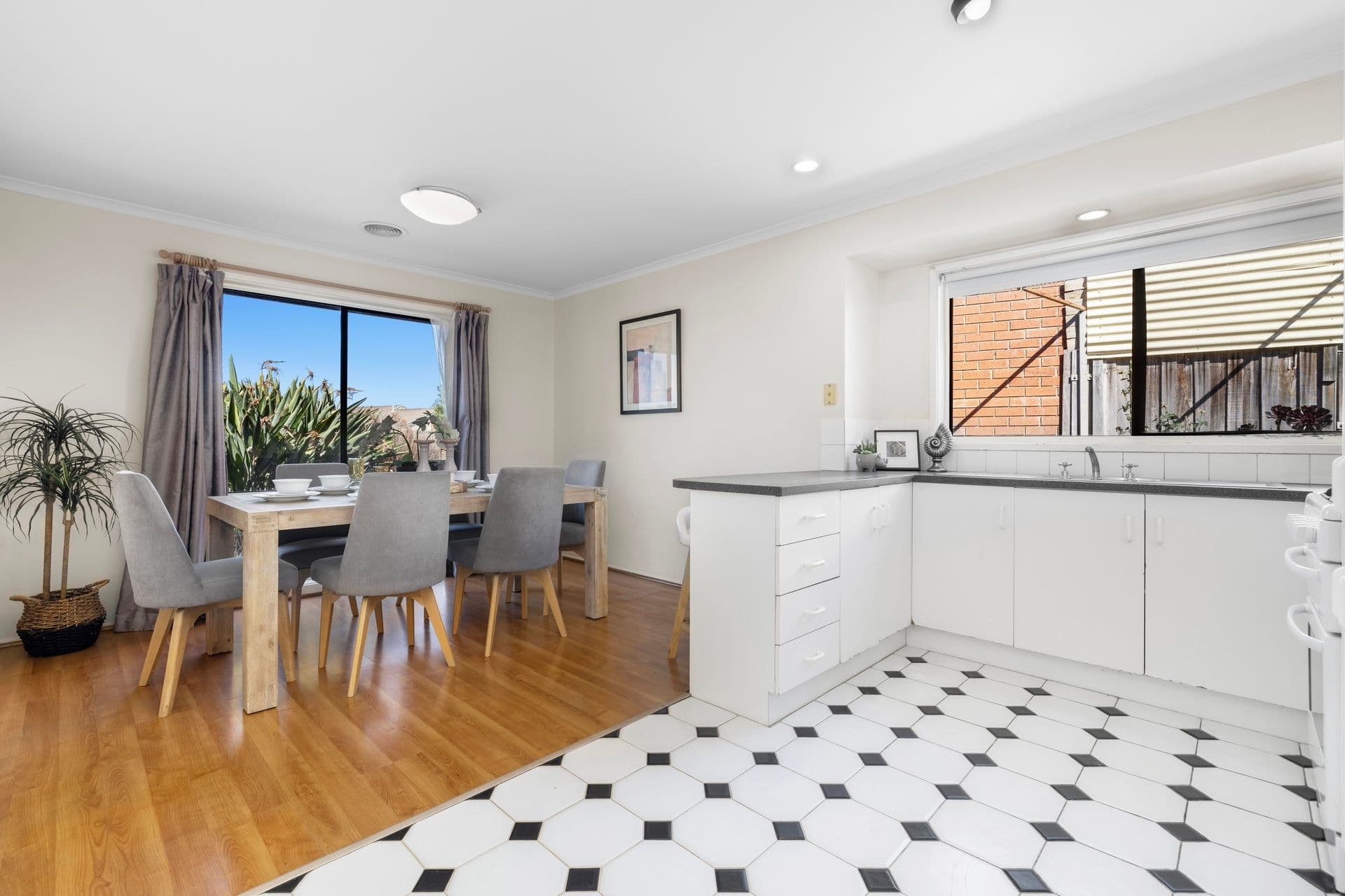 18 Temby Close, Endeavour Hills VIC 3802, Endeavour Hills - Thumbnail 3