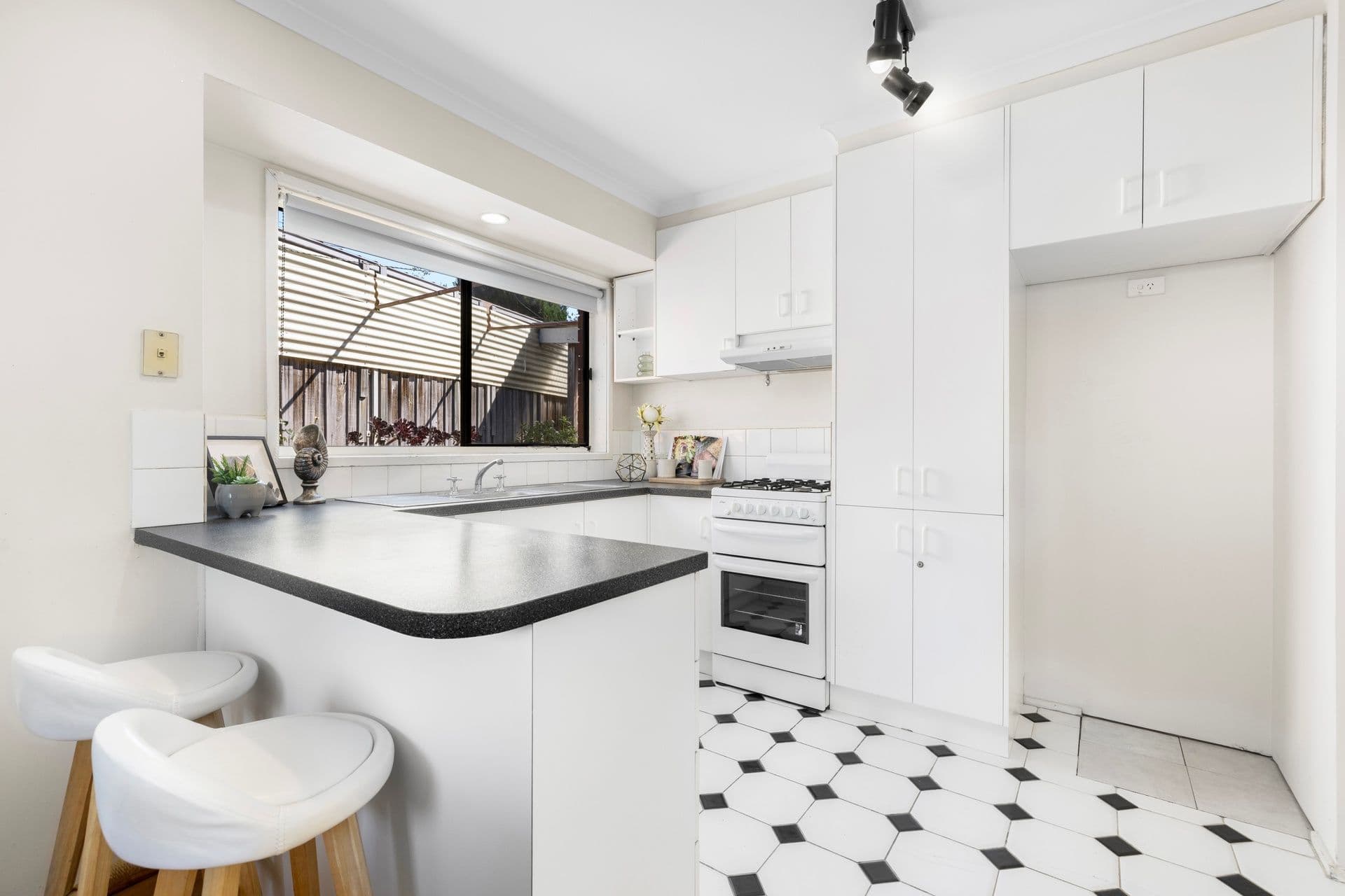 18 Temby Close, Endeavour Hills VIC 3802, Endeavour Hills - Thumbnail 5