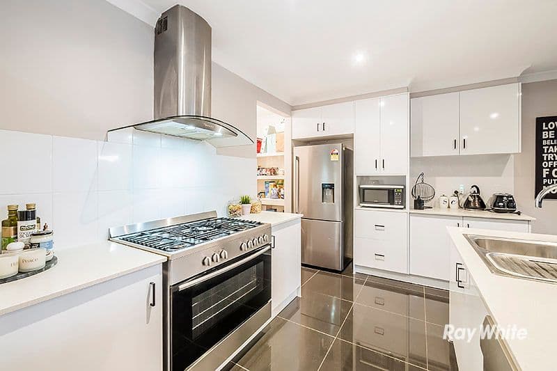 7 Maeve Circuit, Clyde North VIC 3978, Clyde North - Thumbnail 4