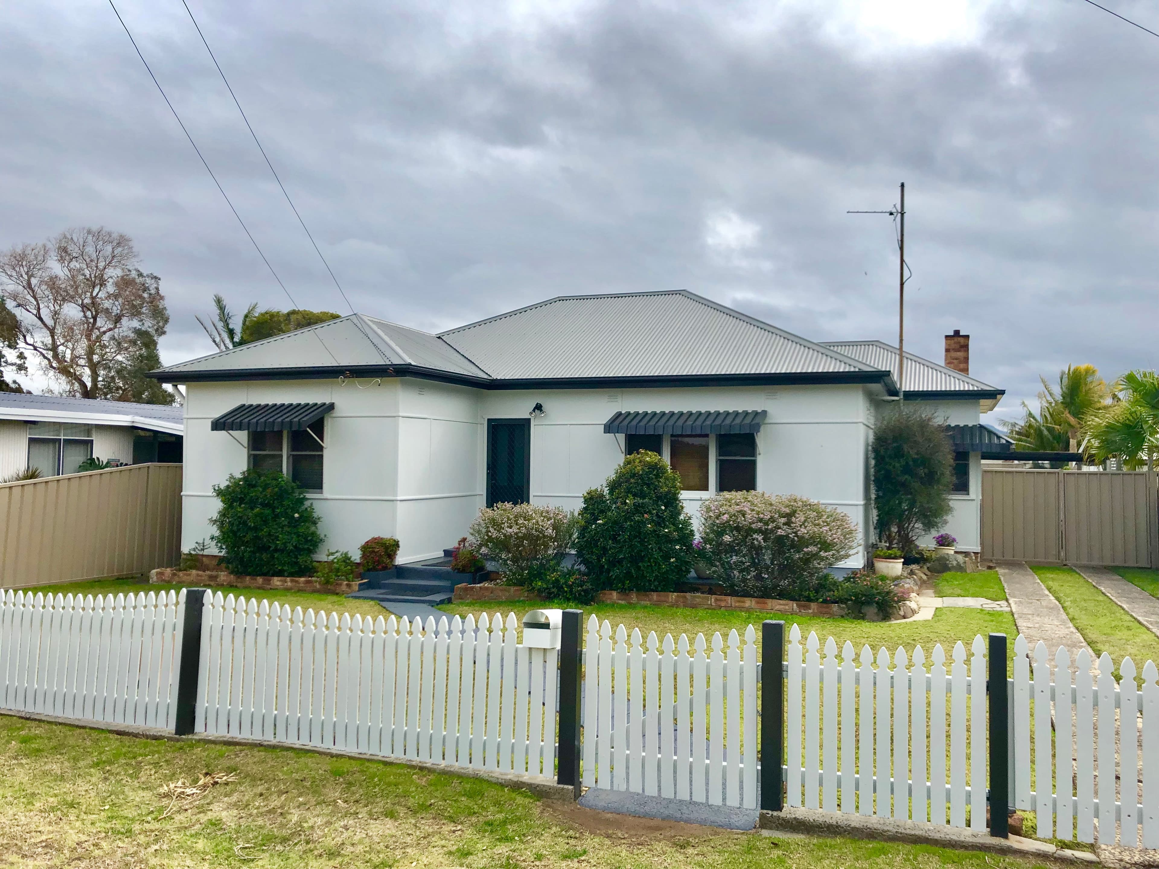64 Barton Street, Oak Flats - Thumbnail 2