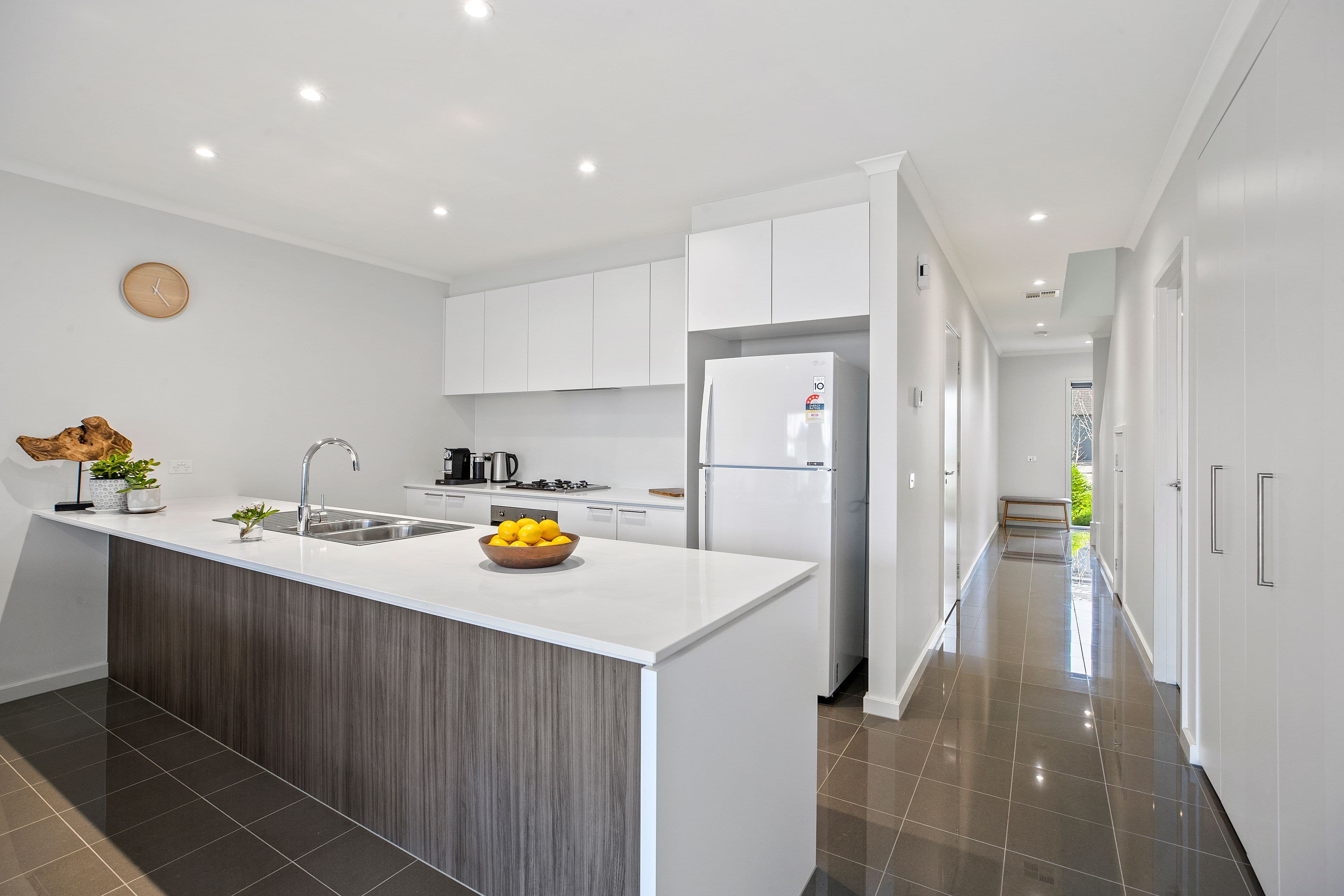 13 Beachwood Drive, Wantirna South VIC 3152, Wantirna South - Thumbnail 2