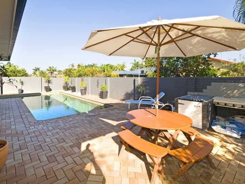 1 Satinwood Place, PALM BEACH QLD 4221, Palm Beach - Image 1