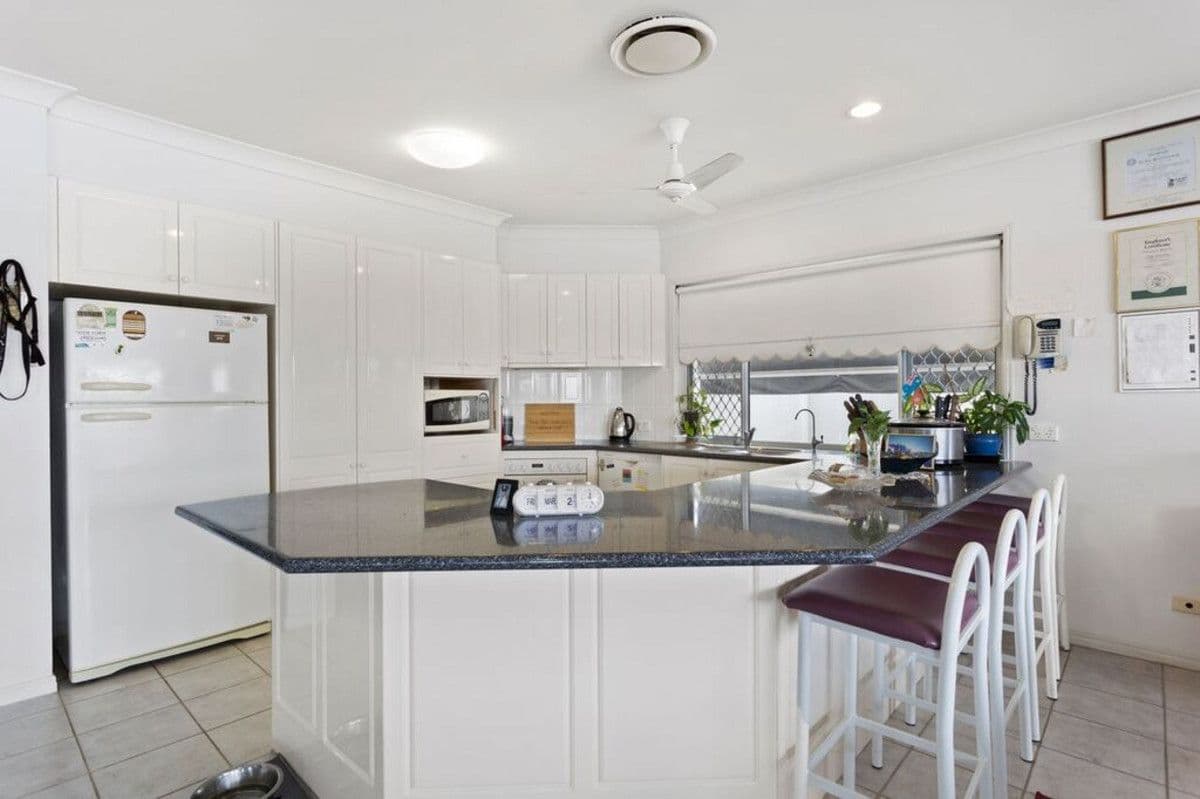 25 Westlake Court, Helensvale QLD 4212, Helensvale - Thumbnail 2