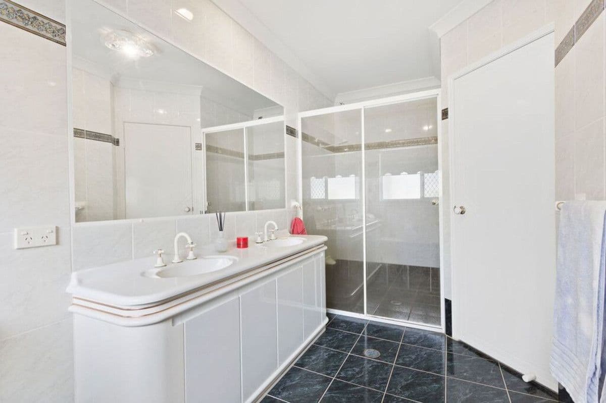 25 Westlake Court, Helensvale QLD 4212, Helensvale - Thumbnail 7