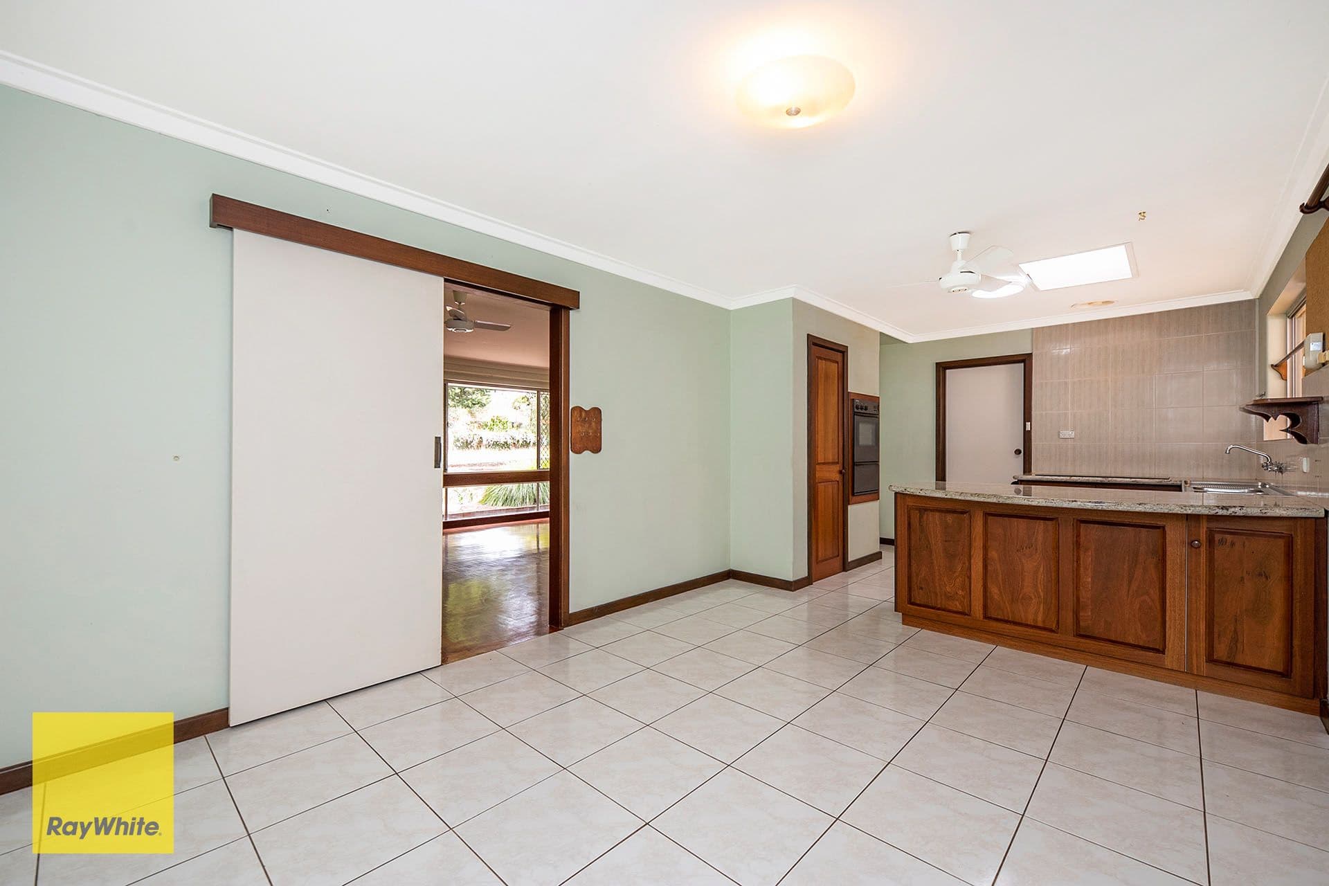 18 Burrinjuck Road, Gooseberry Hill WA 6076, Gooseberry Hill - Thumbnail 7