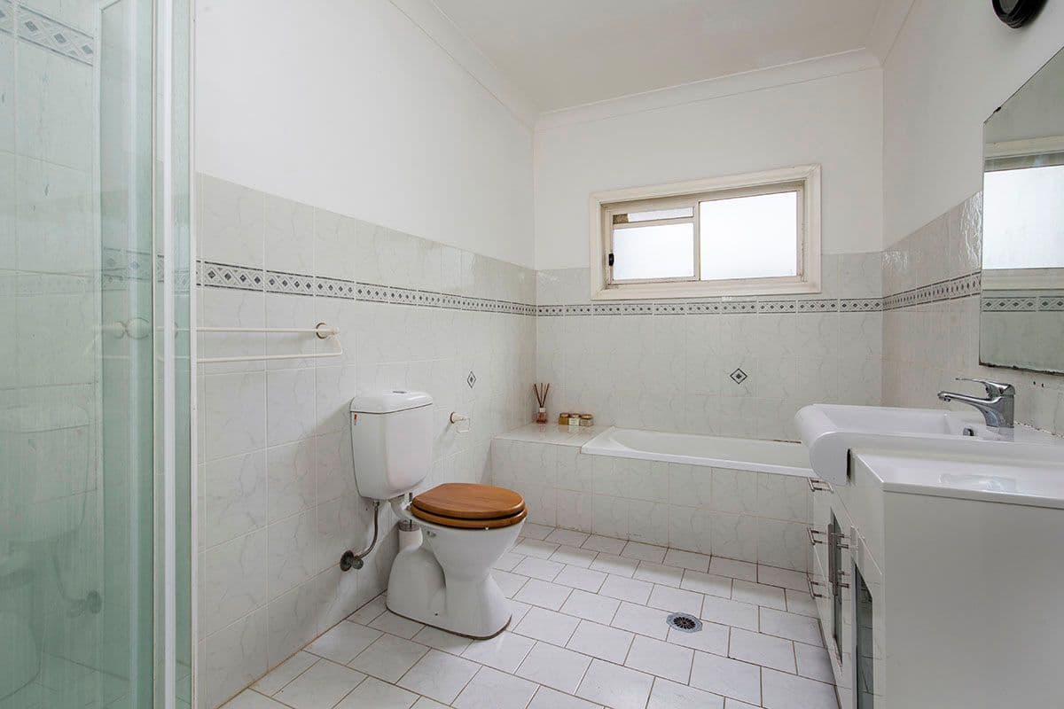 111 Akuna Avenue, Bangor - Thumbnail 6