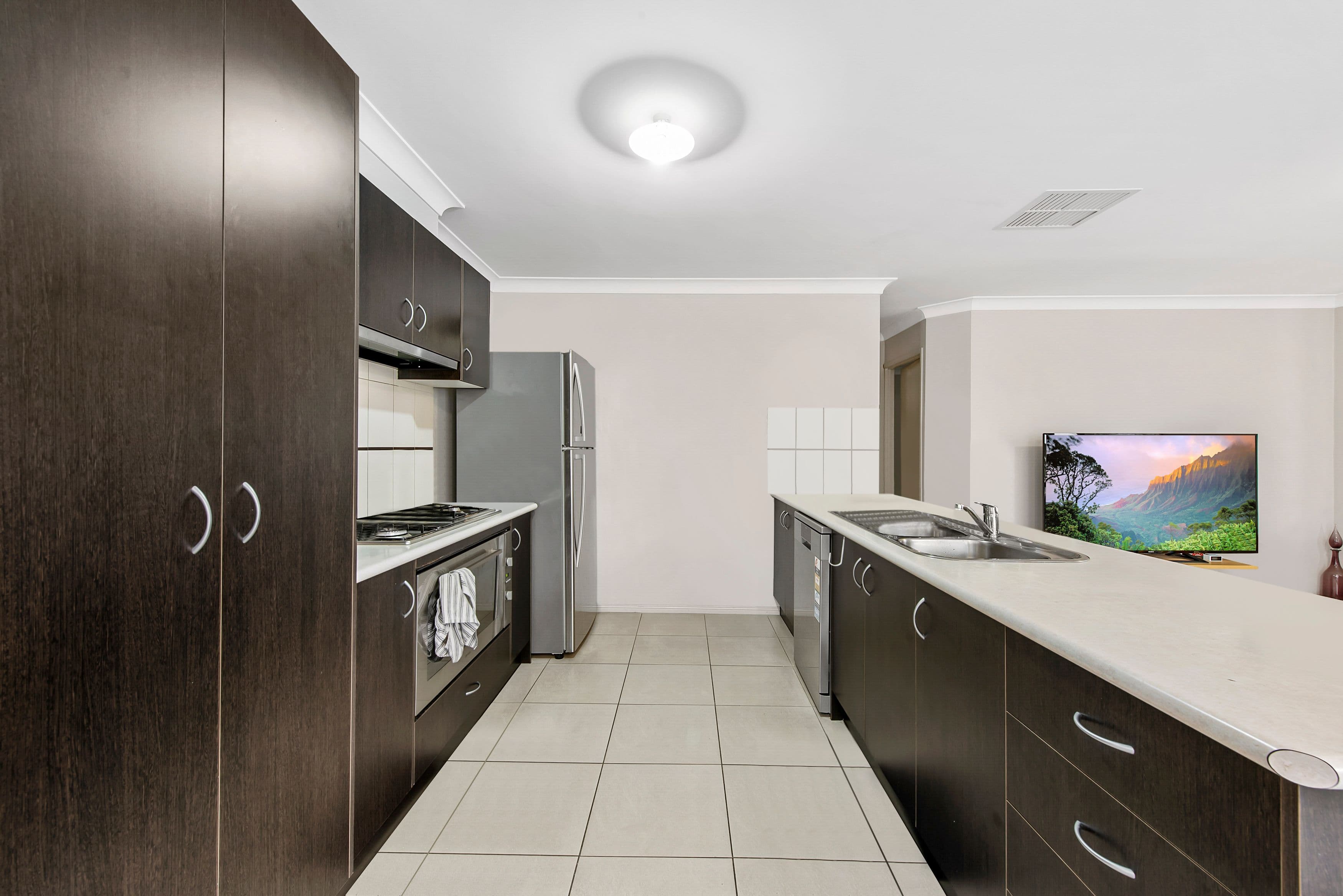 20 Deakin Grove, Burnside Heights VIC 3023, Burnside Heights - Thumbnail 2