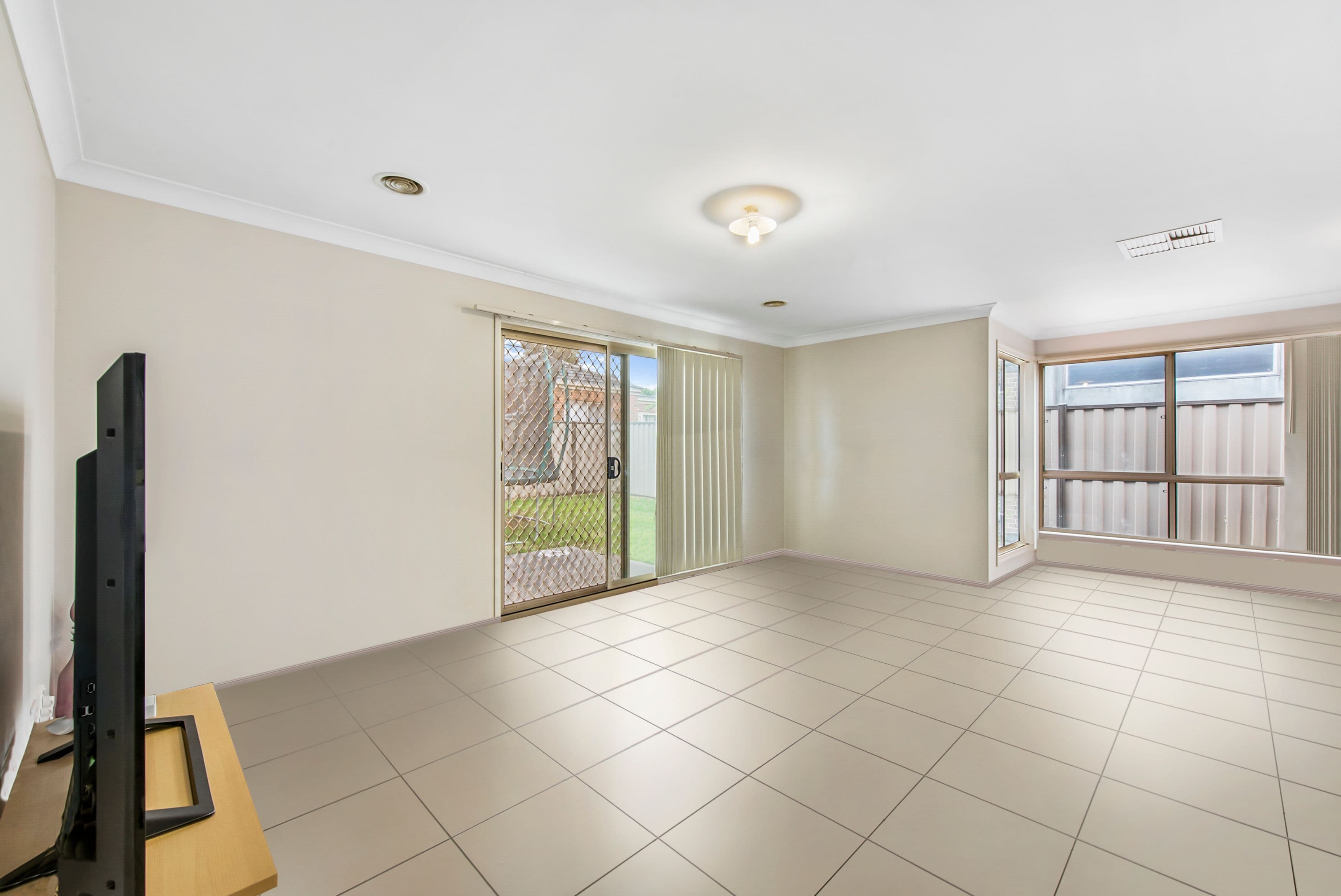 20 Deakin Grove, Burnside Heights VIC 3023, Burnside Heights - Thumbnail 3