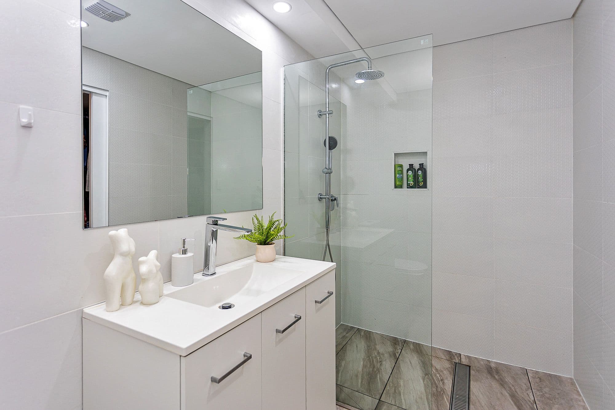 11 Buring Court, Highland Park QLD 4211, Highland Park - Thumbnail 6