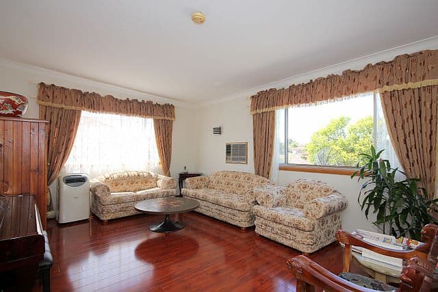 10 Merlen Crescent, YAGOONA NSW 2199, Yagoona - Thumbnail 2