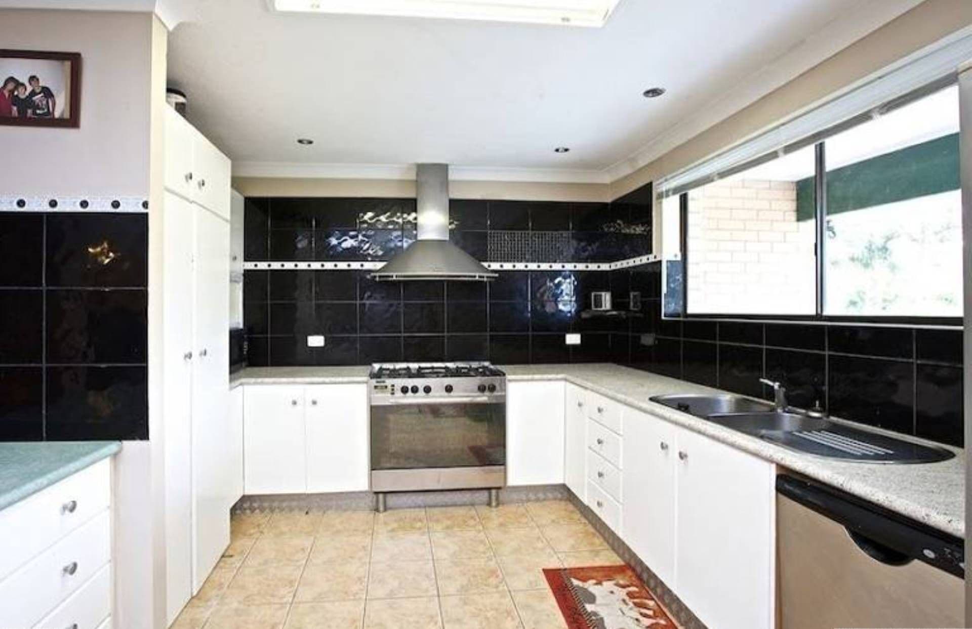 25 Tamworth Drive, HELENSVALE QLD 4212, Helensvale - Thumbnail 6