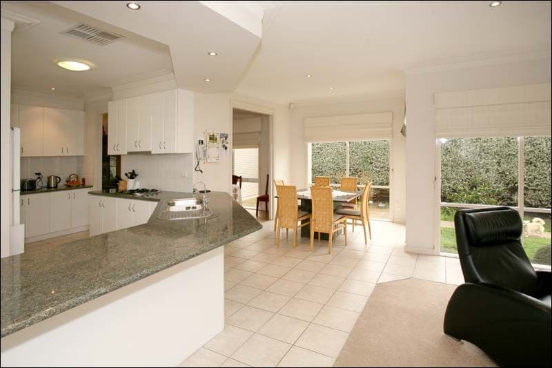 6 Prestbury Drive, VERMONT SOUTH VIC 3133, Vermont South - Thumbnail 3