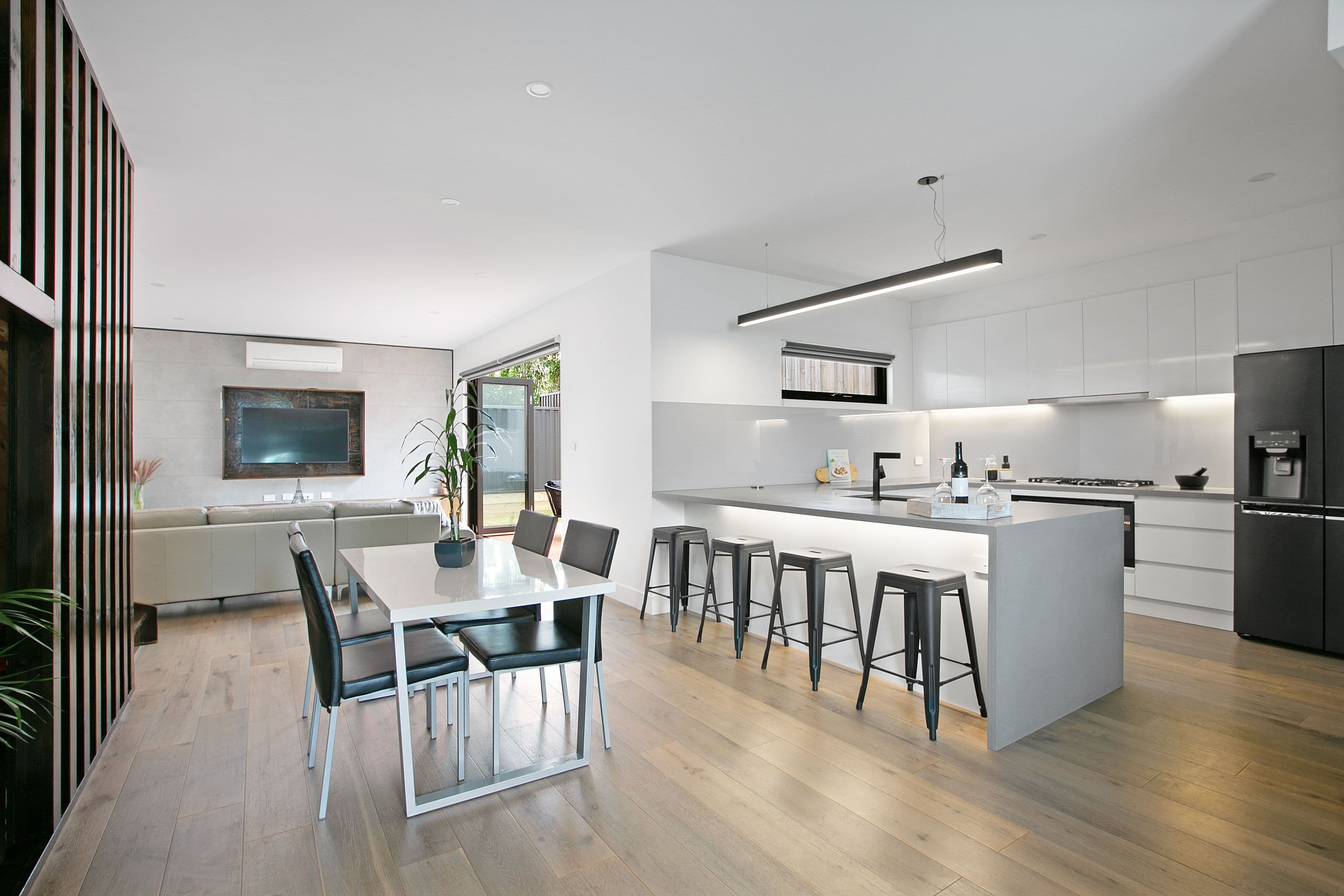 69 St Vigeons Road, Reservoir VIC 3073, Reservoir - Thumbnail 2