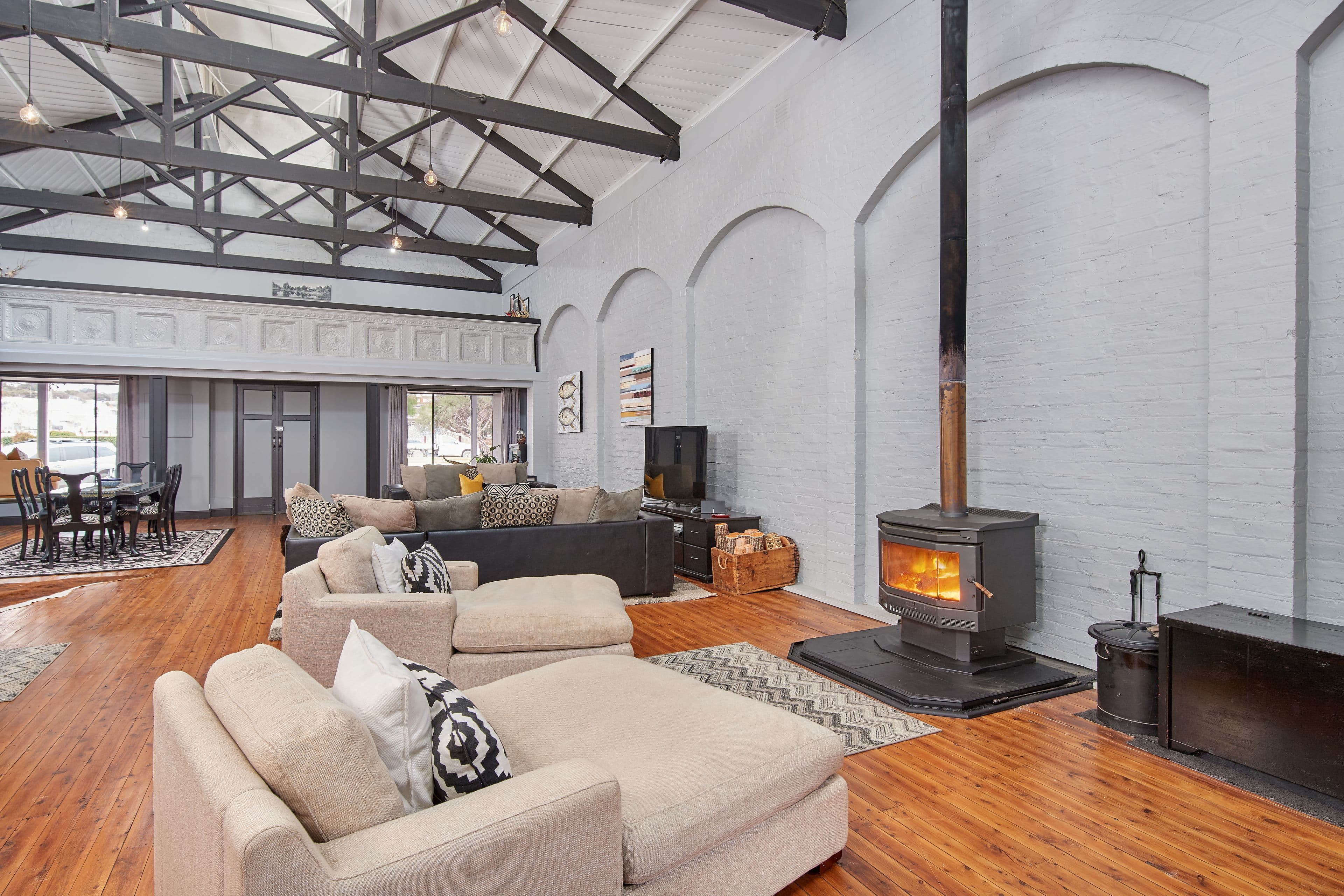 23 Seignior Street, Junee NSW 2663, Junee - Thumbnail 2