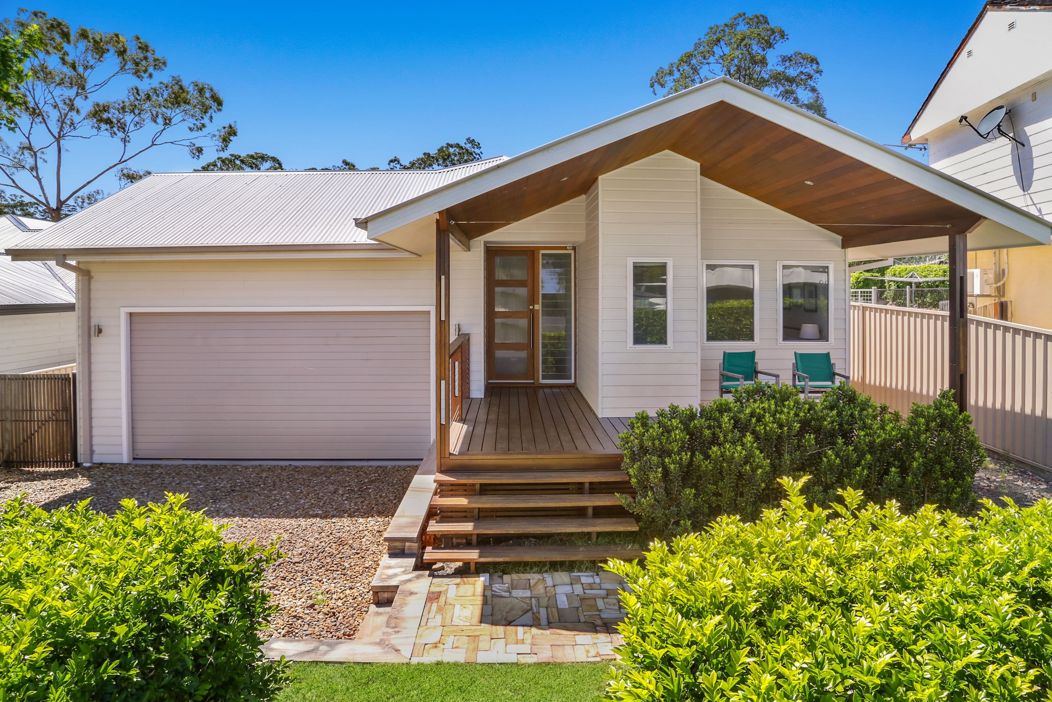 42 Patrick Crescent, Saratoga - Image 1