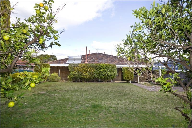 14 Blamire Road, KALAMUNDA WA 6076, Kalamunda - Thumbnail 2