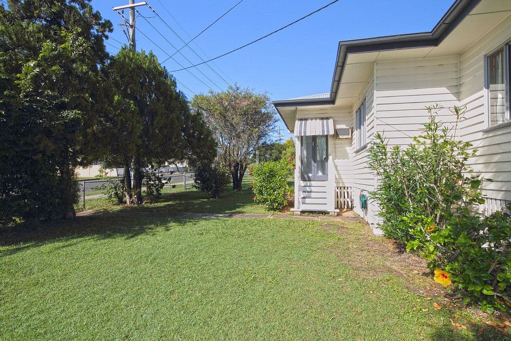 79 South Station Road, Silkstone QLD 4304, Silkstone - Thumbnail 2