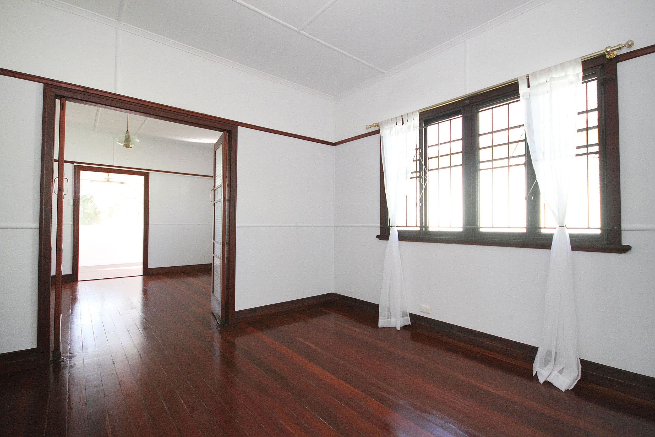 79 South Station Road, Silkstone QLD 4304, Silkstone - Thumbnail 5