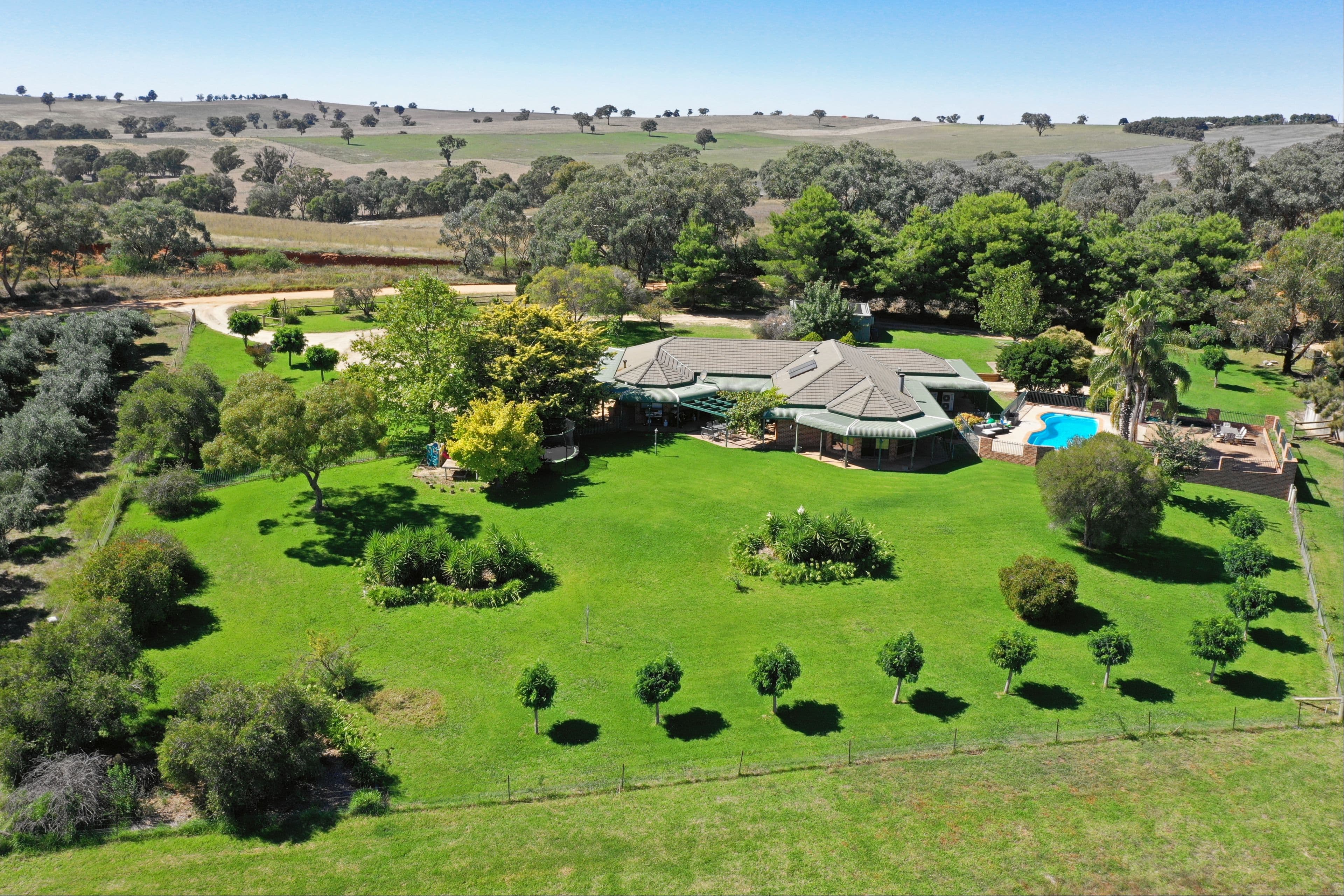 130 Saines Road, Young NSW 2594, Young - Thumbnail 2