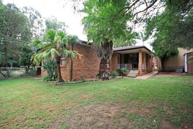 8 Bainbridge Avenue, Ingleburn NSW 2565, Ingleburn - Image 1