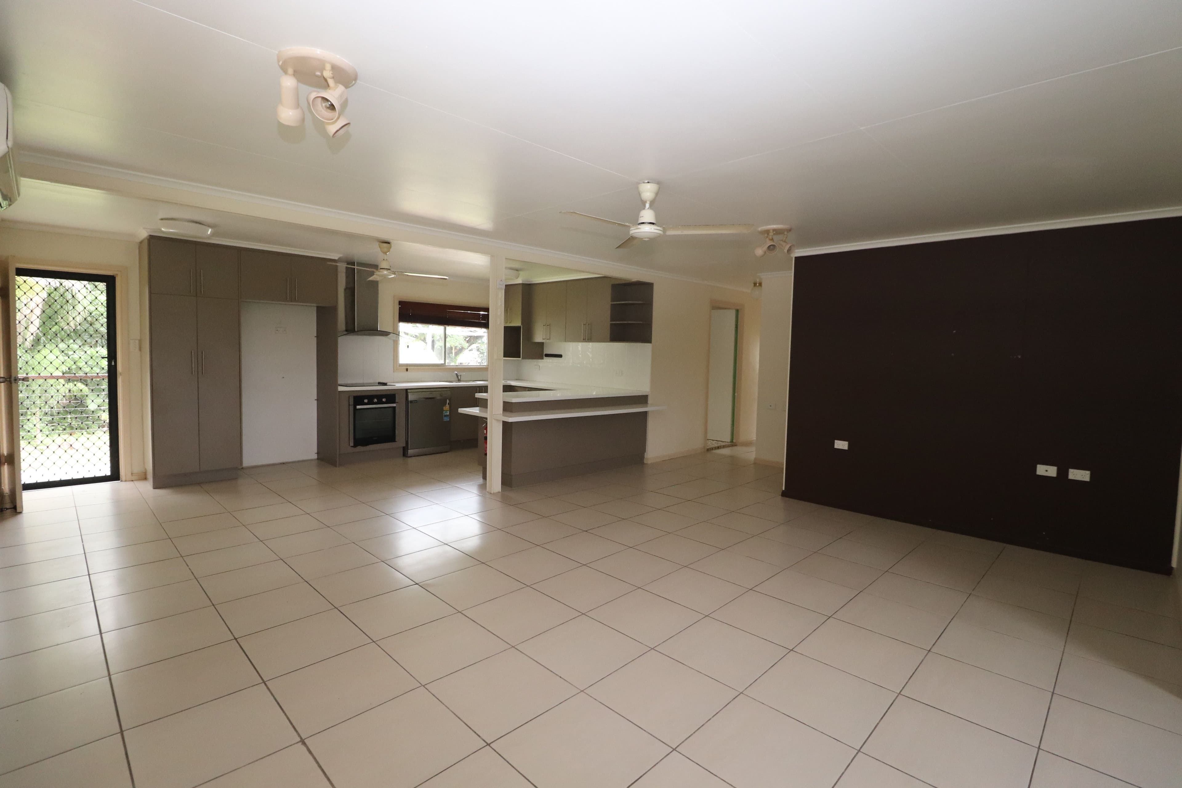 8 Morehead Street, Ingham QLD 4850, Ingham - Thumbnail 4