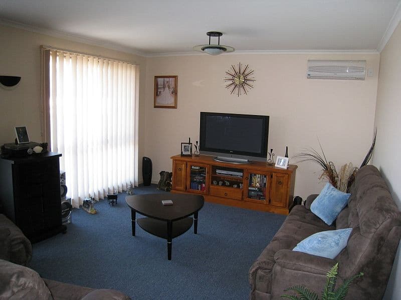 2 Carbon Crescent, MILL PARK VIC 3082, Mill Park - Thumbnail 3