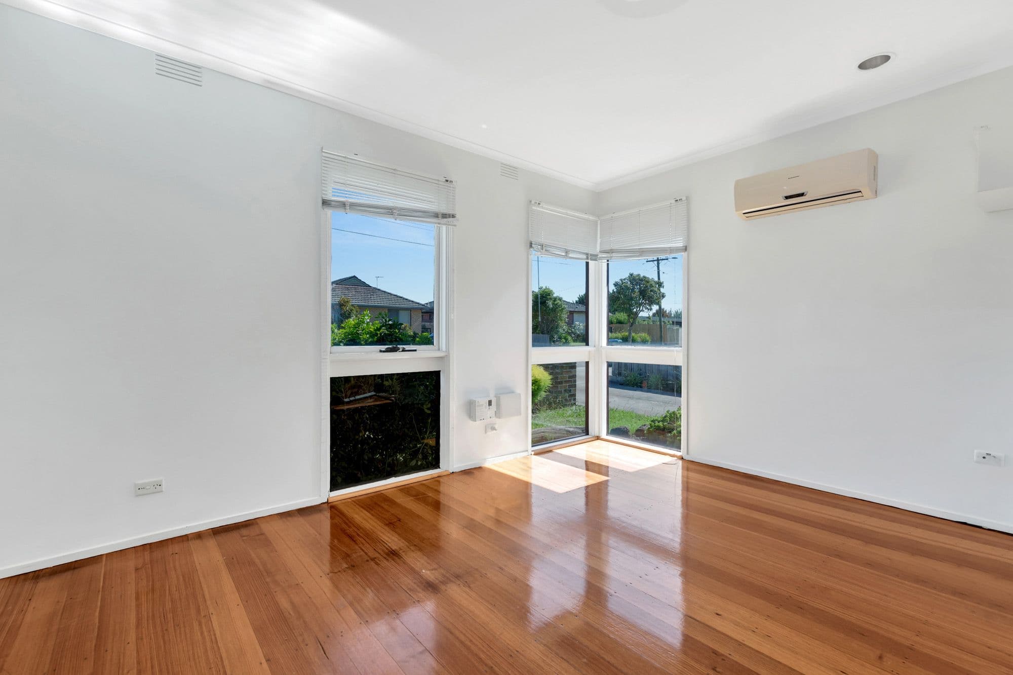 7 Dewan Avenue, Werribee VIC 3030, Werribee - Thumbnail 2