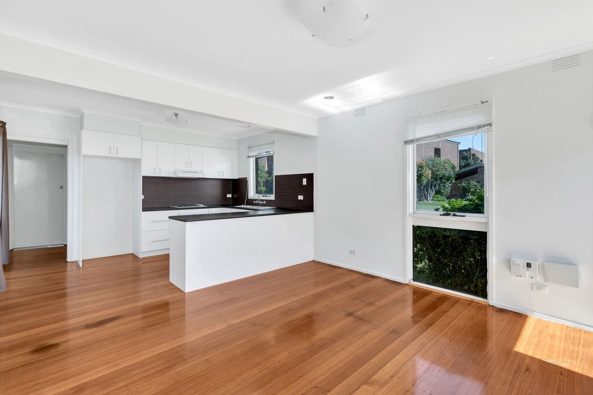 7 Dewan Avenue, Werribee VIC 3030, Werribee - Thumbnail 3