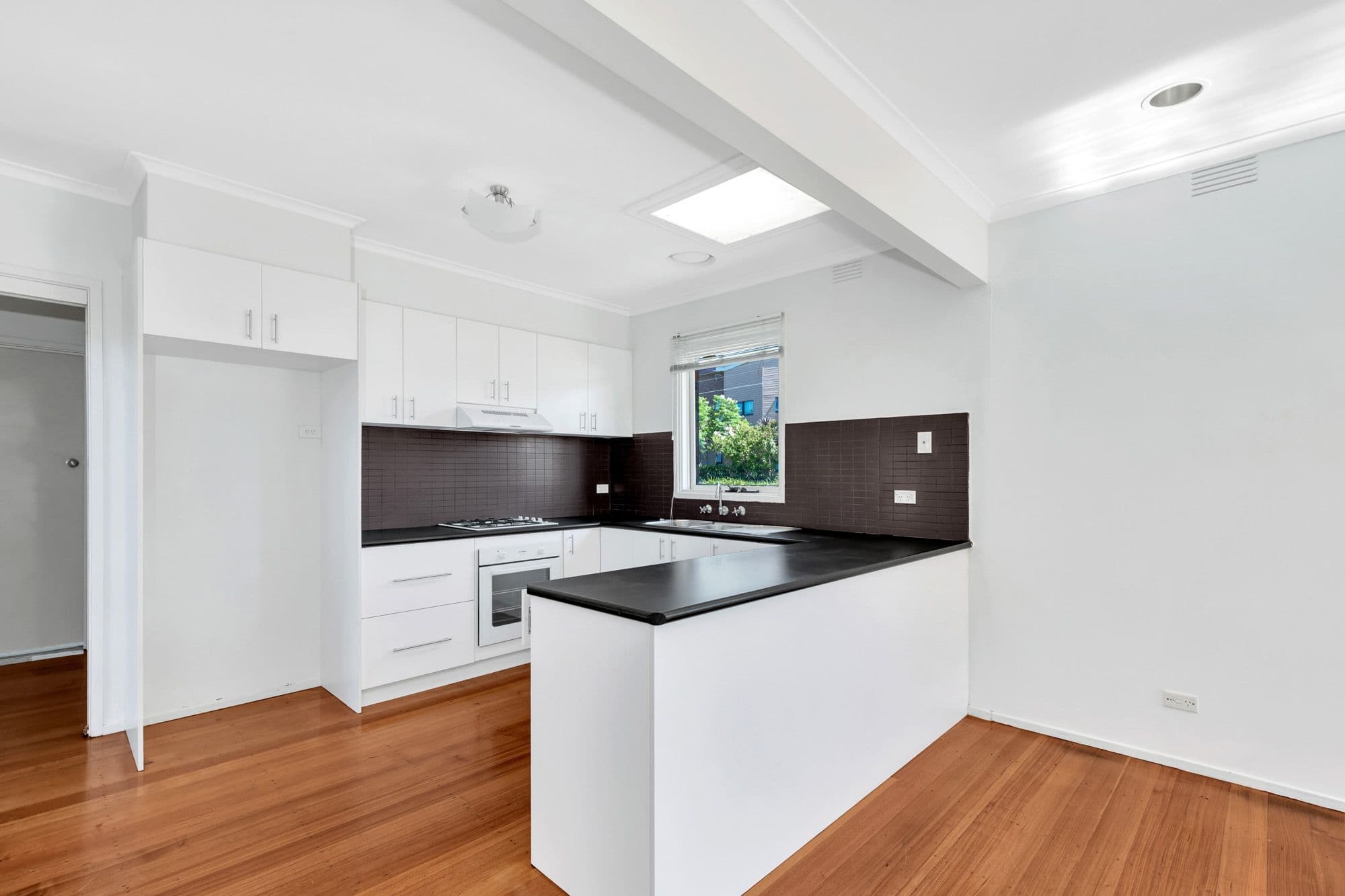7 Dewan Avenue, Werribee VIC 3030, Werribee - Thumbnail 4