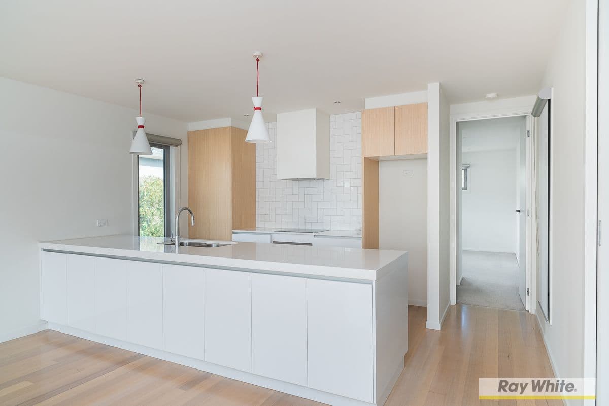 201 Thompson Avenue, Cowes VIC 3922, Cowes - Thumbnail 3